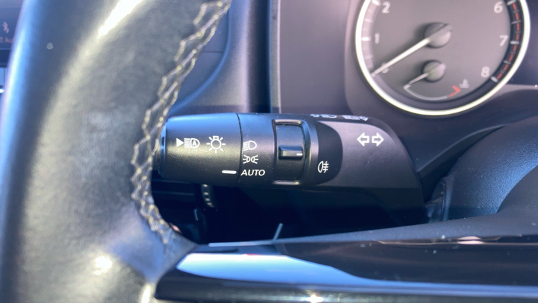 Nissan Qashqai 1.3 DiG-T MH Acenta Premium 5dr Petrol Hatchback